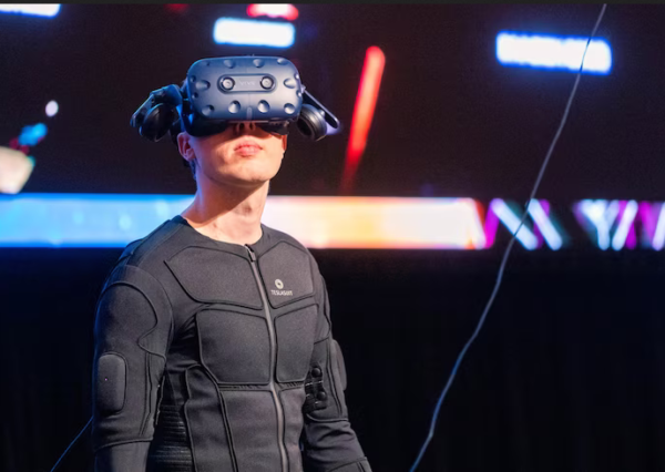 VR headset with wearable skin