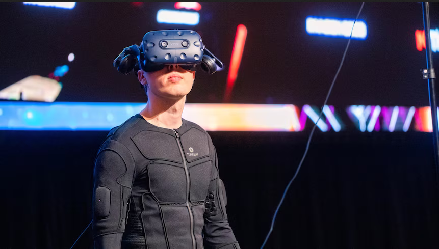 VR headset with wearable skin